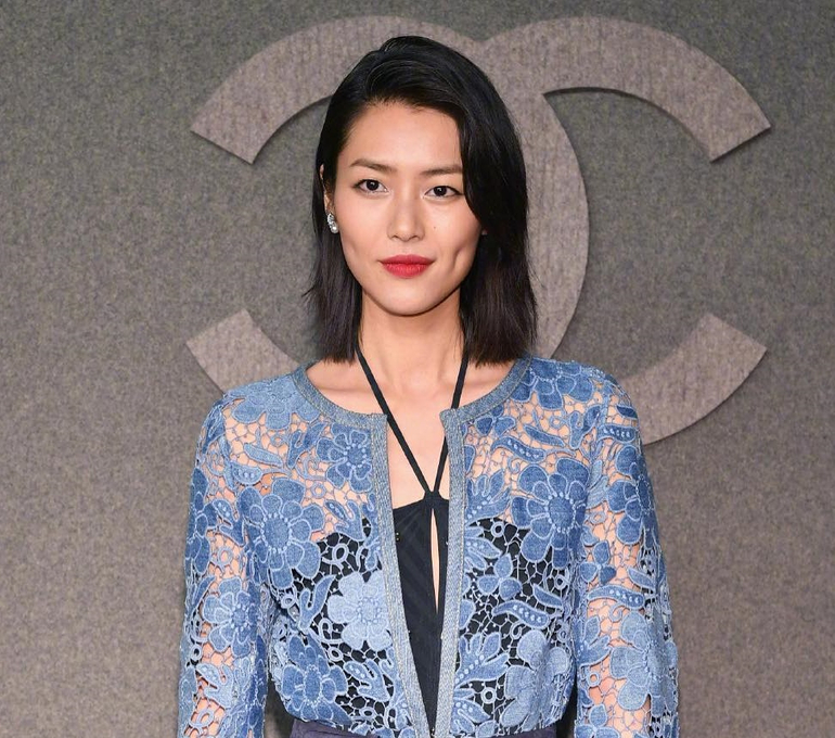 Chinese Supermodel Liu Wen's Tiny Waist Is What Everyone In China